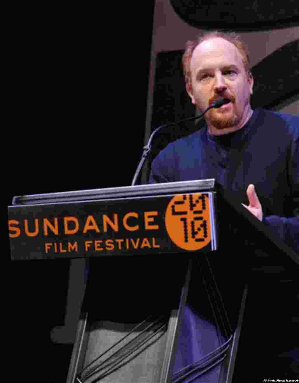 El comediante Louis C.K., quien tiene raíces mexicanas, es reconocido por su innovadora forma de producir ganancias del entretenimiento, ha mostrado, según TIME, “qué puede hacer una persona por sí misma, si tiene su acce