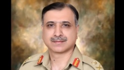 ۵۹ کلن ډګر جنرال عاصم ملک د استخباراتو په اړوندو بستونو کې مستقیمه تجربه نه لري خو په بلوچستان ايالت کې یې د پلي (پیاده) ځواکونو او په جنوبي وزیرستان قبايلي سيمه کې د پلي لوا قومانداني کړې ده. 