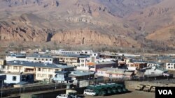 در پوهنتون بامیان بیش از ۷ هزار محصل مشغول تحصیل اند که حدود ۱۵۰۰ تن آنان را دختران تشکیل می‌دهند.