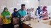 Jaringan ulama perempuan membacakan seriuan moral di Masjid Istiglal, Jakarta, hari Kamis 1/3. (Foto: VOA/Fathiyah)