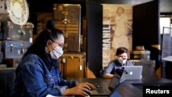 Being transparent about the return-to-office plan and normalizing feelings of anxiety are two ways employers can ease worker concerns, says organizational psychologist Cathleen Swody. 