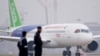 資料照：中國國產飛機C919在處女航後降落上海浦東國際機場。（2017年5月5日）