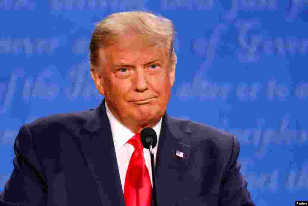 El presidente Donald Trump apuntó que los estadounidenses están aprendiendo a vivir con el virus, “no tenemos otra opción; no podemos encerrarnos en un sótano como lo hace Joe".