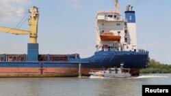 Meli za mizigo katika bahari ya Black Sea.