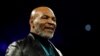 Le boxeur légendaire Mike Tyson remonte sur le ring