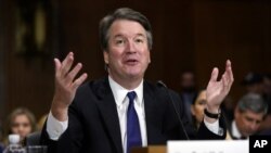Le candidat à la Cour suprême Brett Kavanaugh témoigne devant la commission judiciaire du Sénat à Capitol Hill à Washington, le 27 septembre 2018.