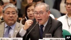 테오도로 록신 필리핀 외무장관.