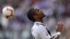 Douglas Costa suspendu quatre matches pour crachat
