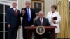 Rex Tillerson presta juramento como Secretario de Estado