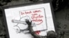 Elan de solidarité pour permettre la survie de Charlie Hebdo