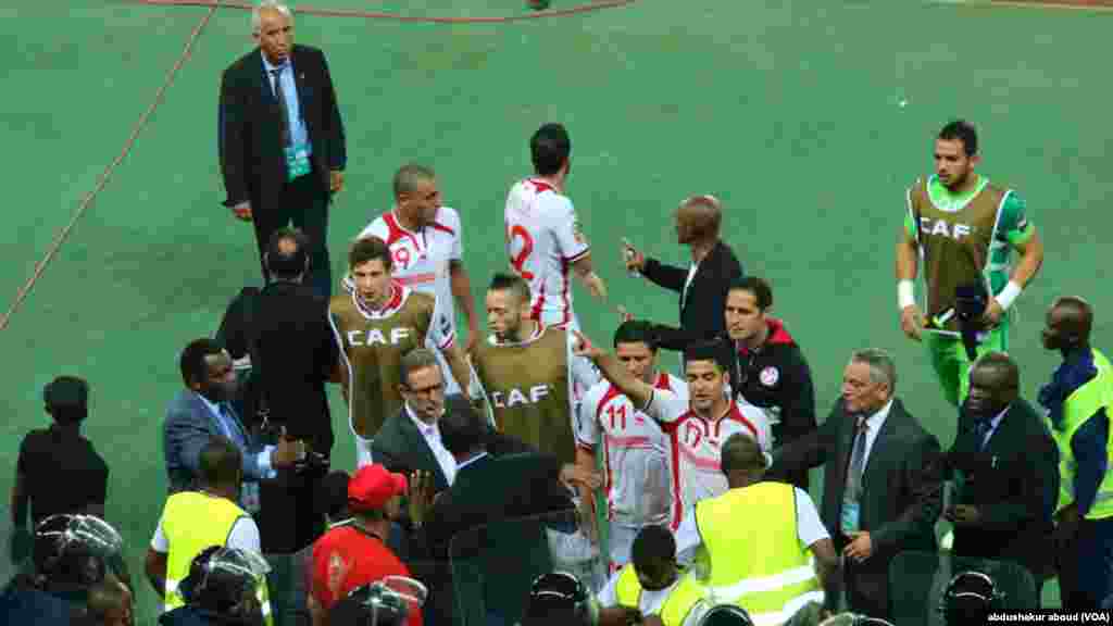 CAN: Kocha wa Tunisia Leekens , Kati kai, azungumza na maafisa wa CAF baada ya timu yake nkushindwa