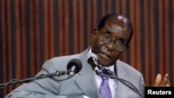 Le président du Zimbabwe Robert Mugabe prononçant un discours dans la capitale de son pays, Harare, le 9 septembre 2016.