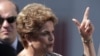 Dilma Rousseff lutte contre sa destitution et dénonce un "coup d'Etat".