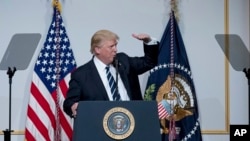 Durante su campaña presidencial, Trump acusó a la OTAN de ser "obsoleta" y criticó a Bruselas, equiparándola "a vivir en un infierno”.