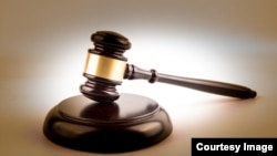Court hammer