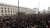 Ribuan warga ikut serta dalam demonstrasi menentang rasisme dan politik sayap kanan di kota Munich, Jerman selatan pada 21 Januari 2024.