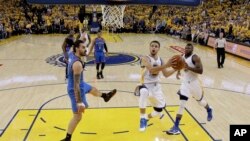 Stephen Curry, match N.7 entre Oklahoma City Thunder et Golden State Warriors, le 30 mai 2016, Oakland, Californie. (AP Photo/Marcio Jose Sanchez)