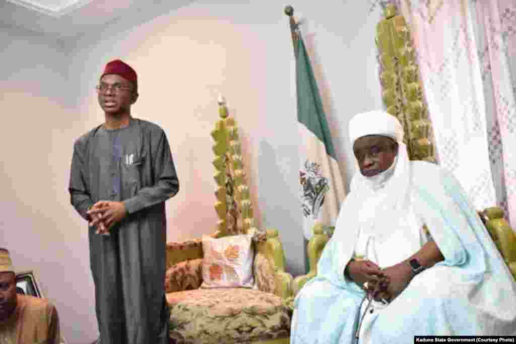  El-Rufai a Birnin Gwari tare da Sarki Jibril Zubair II inda ya tabbatar da cewa za su iya kokarinsu domin yin galaba kan 'yan bindiga.