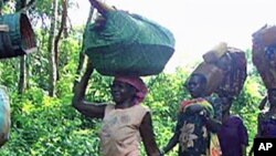 Des femmes déplacées par la violence en RDC