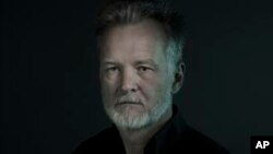Paul Lowe
