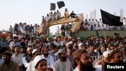 نقیب اللہ محسود کے قتل کے خلاف کراچی میں آباد قبائلی گزشتہ کئی روز سے احتجاج کر رہے ہیں