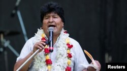 "No ha sido un camino fácil y, hay que decirlo, ha sido necesario hacer un cambio profundo", dijo Evo Morales en Argentina, quien gobernó Bolivia durante casi 14 años.