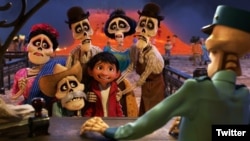 Una divertida comedia sobre el sueño de un niño que quiere ser músico y su increíble aventura a la Tierra de los Muertos.