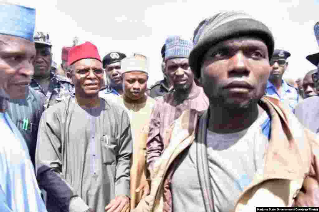  El-Rufai a Birnin Gwari inda ya tabbatar da cewa za su iya kokarinsu domin yin galaba kan 'yan bindiga.