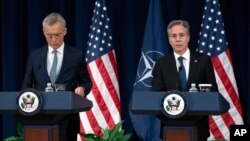 美国国务卿安东尼·布林肯(Antony Blinken,右)2024年1月29日会见了正在华盛顿访问的北约秘书长延斯·斯托尔滕贝格(Jens Stoltenberg)之后共同见媒体。(美联社)