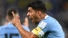 El delantero de Uruguay, Luis Suárez, reacciona durante el partido de fútbol del Grupo H de la Copa Mundial de Qatar 2022 entre Ghana y Uruguay en el Estadio Al-Janoub en Al-Wakrah, al sur de Doha, el 2 de diciembre de 2022.