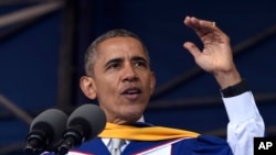 Shugaban Amurka Barack Obama a bikin yaye dalibai a jami'ar Howard dake nan Washington DC.