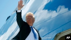 Le président Donald Trump part pour un voyage à Singapour afin de rencontrer le dirigeant nord-coréen Kim Jong Un, le 9 juin 2018.