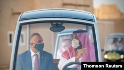 ولیعهد عربستان در کنار نخست وزیر عراق