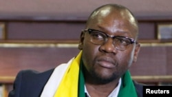Le pasteur Evan Mawarire, leader du mouvement citoyen contre le président zimbabwéen Robert Mugabe, à Harare, 16 juin 2016.