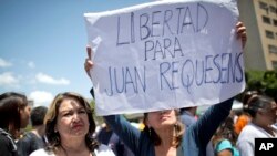 El gobierno de EE.UU. reiteró su pedido al gobierno venezolano de liberar de forma inmediata a todos aquellos que estén detenidos arbitrariamente, incluidos los presos políticos.