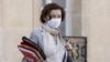 Menteri Pertahanan Prancis Florence Parly meninggalkan istana kepresidenan Elysee setelah menghadiri rapat kabinet mingguan pada 31 Maret 2021. (Foto: AFP/Ludovic Marin)