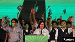 Presiden Taiwan Tsai Ing-wen berbicara pada kampanye pra-pemilu menjelang pemilihan walikota di Taipei, Taiwan, 12 November 2022. (Foto: REUTERS/Ann Wang)