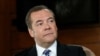 Wakil Ketua Dewan Keamanan Rusia Dmitry Medvedev dalam sebuah wawancara di kediamannya luar Moskow, Rusia 25 Januari 2022. (Foto: Sputnik/Yulia Zyryanova via REUTERS)