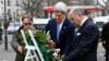 Kerry ofrece condolencias en París