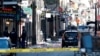 Krhotine na ulici Bourbon nakon što je kamionet naletio na veliku gužvu u francuskoj četvrti New Orleansa, Louisiana, 1. januara 2025. (Geoff Burke/USA TODAY Network preko Reutersa)