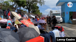 Nicaragüenses varados en línea fronteriza de Piedras Blancas desde el 18 de julio de 2020.