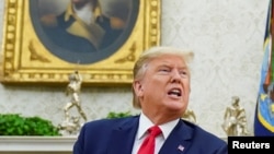 El presidente Donald Trump envió una carta a la presidenta de la Cámara de Representantes, Nancy Pelosi, donde califica de "perversión de la justicia" al proceso que se le sigue.