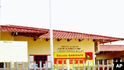 Correspondente da VOA no "Espaço Público" da TPA