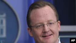 White House Press Secretary Robert Gibbs (file photo)