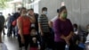 Nicaragüenses hacen fila en la frontera de Peña Blanca, colindante con Costa Rica, para retornar a su país. Archivo. Mayo 21 2020.