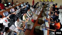 Tiongkok mempunyai populasi online terbesar di dunia, dengan hampir 500 juta pengguna.