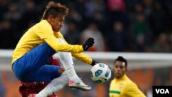 Neimar fue peligroso en los primeros minutos del partido, pero se vio frustrado luego de no lograr anotar. En lo segunda mitad no tuvo ni una sola llegada a meta rival.