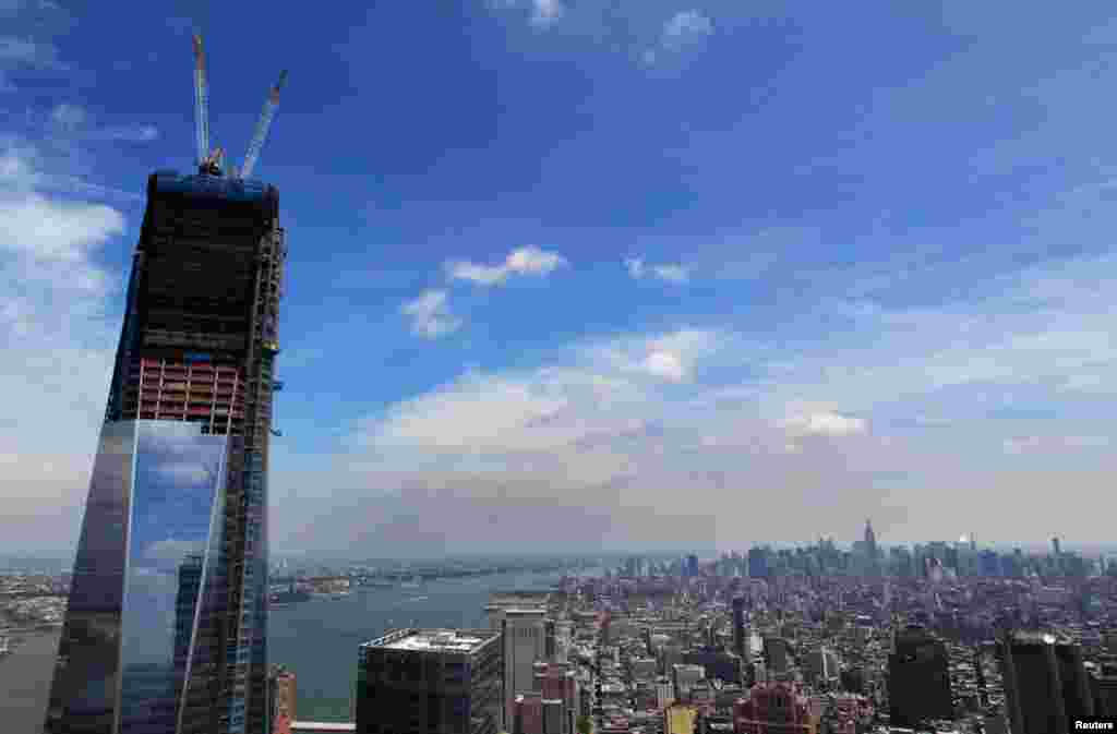 The One World Trade Center building above the skyline of Manhattan, June 18, 2012.