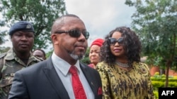 L'ancien vice-président du Malawi, Saulos Klaus Chilima président du parti United Transformation Movement (UTM), accompagné de son épouse Mary Chilima.