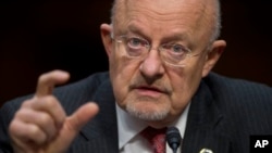 El director nacional de Inteligencia, James Clapper, firmó la directiva que pretende proteger al gobierno de los denunciantes.
